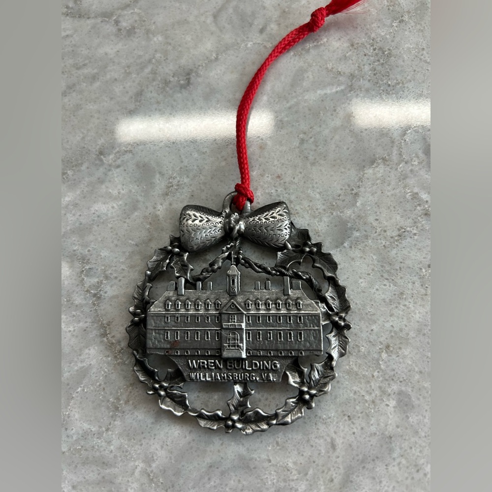 Wren Building Williamsburg VA metal ornament